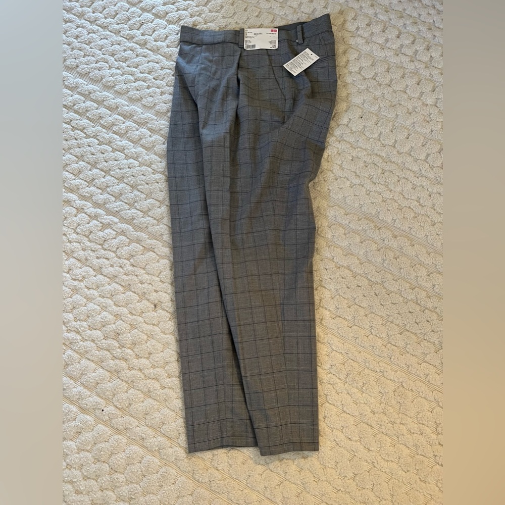 NWT Uniqlo light grey easy care elastic waist pants